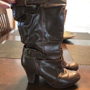 Size 6 brown heel boots